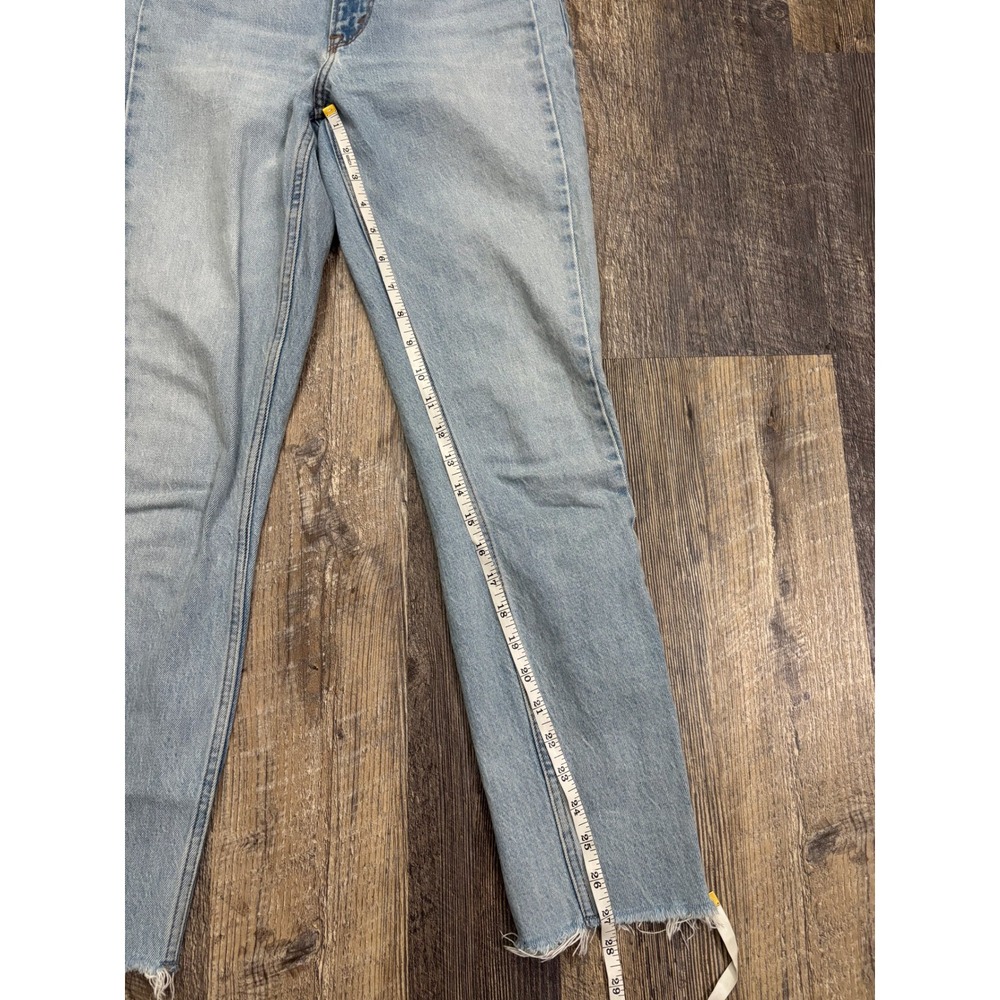 Abercrombie & Fitch The Skinny High Rise Light Wash Raw Hem Jeans 26/2R - Picture 4 of 6